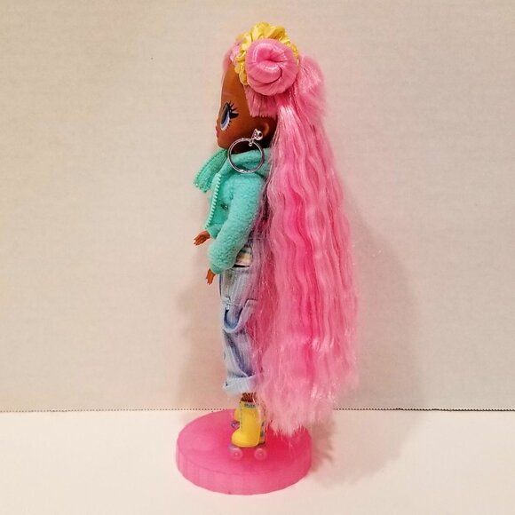 L.O.L. Surprise! O.M.G. Sunshine Gurl Doll & Accessories, EUC - Picture 4 of 9